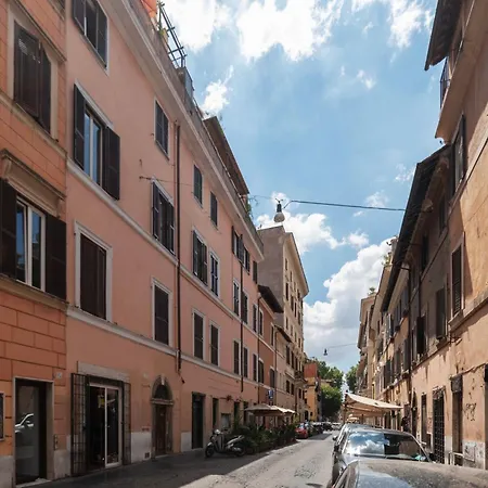Cozy Apartment In Trastevere Rome Exterior photo